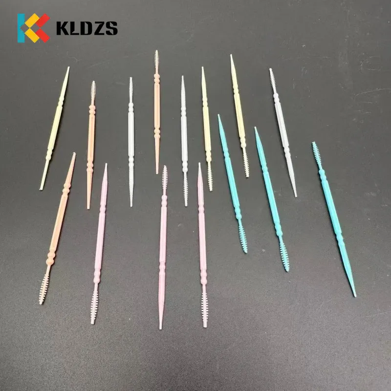Stuzzicadenti in plastica a forma di lisca di pesce